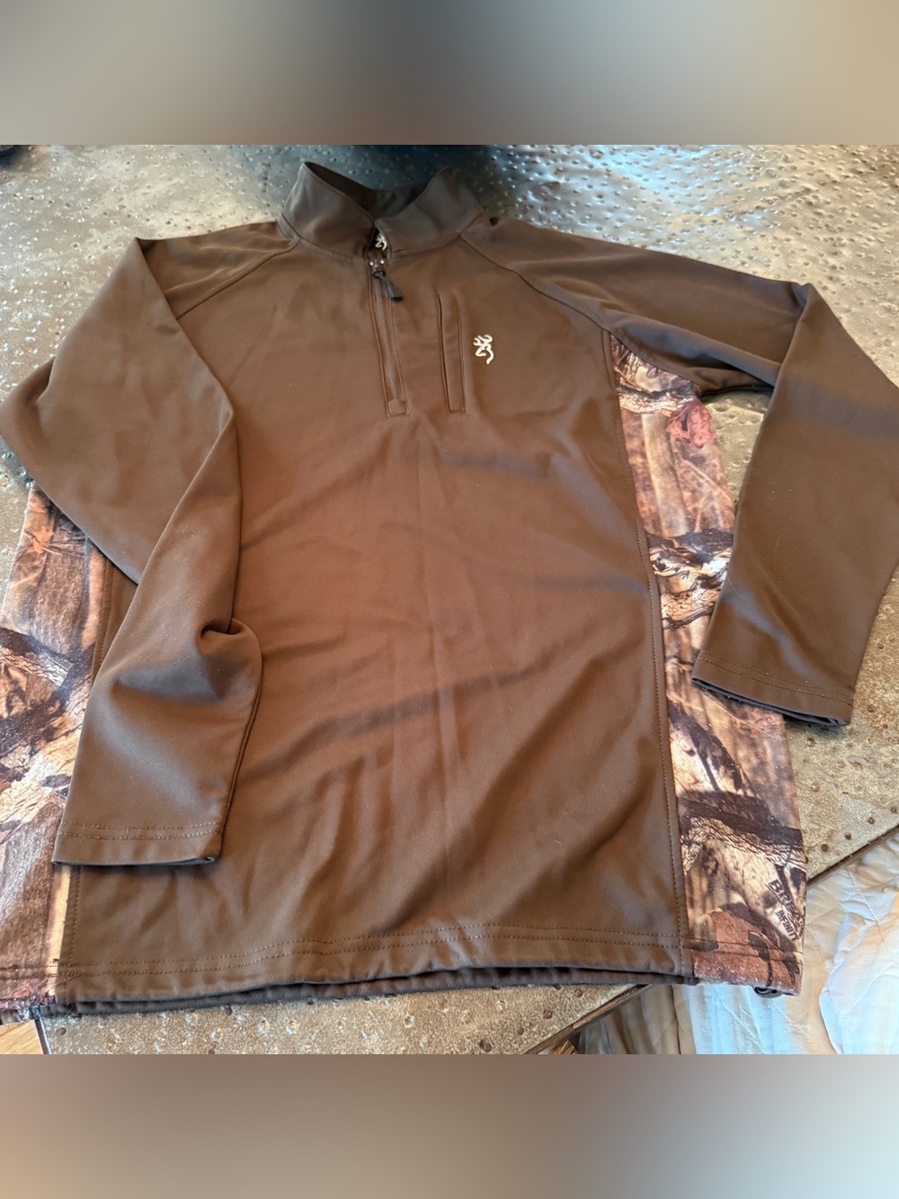 Browning Quarter Zip Dark Brown/Camo Pullover. Medium.